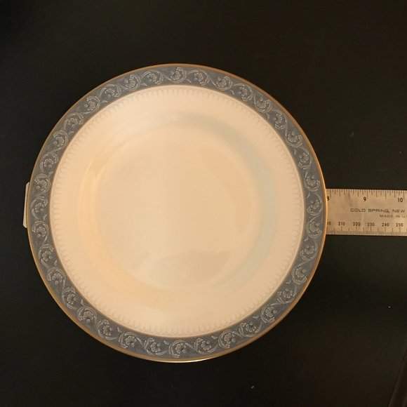 China Plates - Mikasa Chaucer Dinnerware Set Bone China - Blue White Gold - Picture 7 of 9